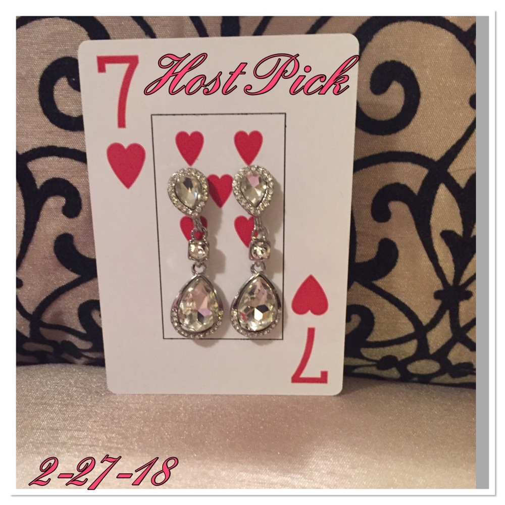 Gorgeous teardrop Earrings NWOT Boutique